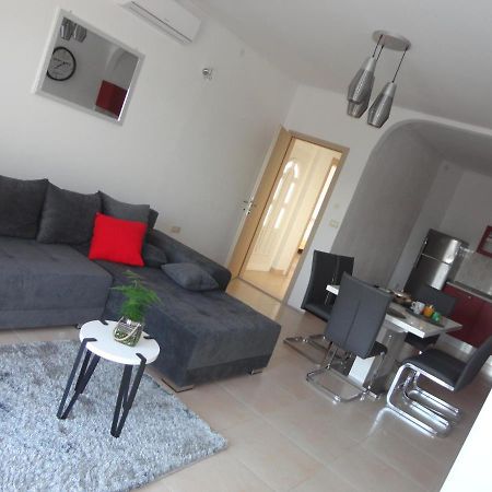 דירות Kaštel Štafilić Apartman Bozic מראה חיצוני תמונה